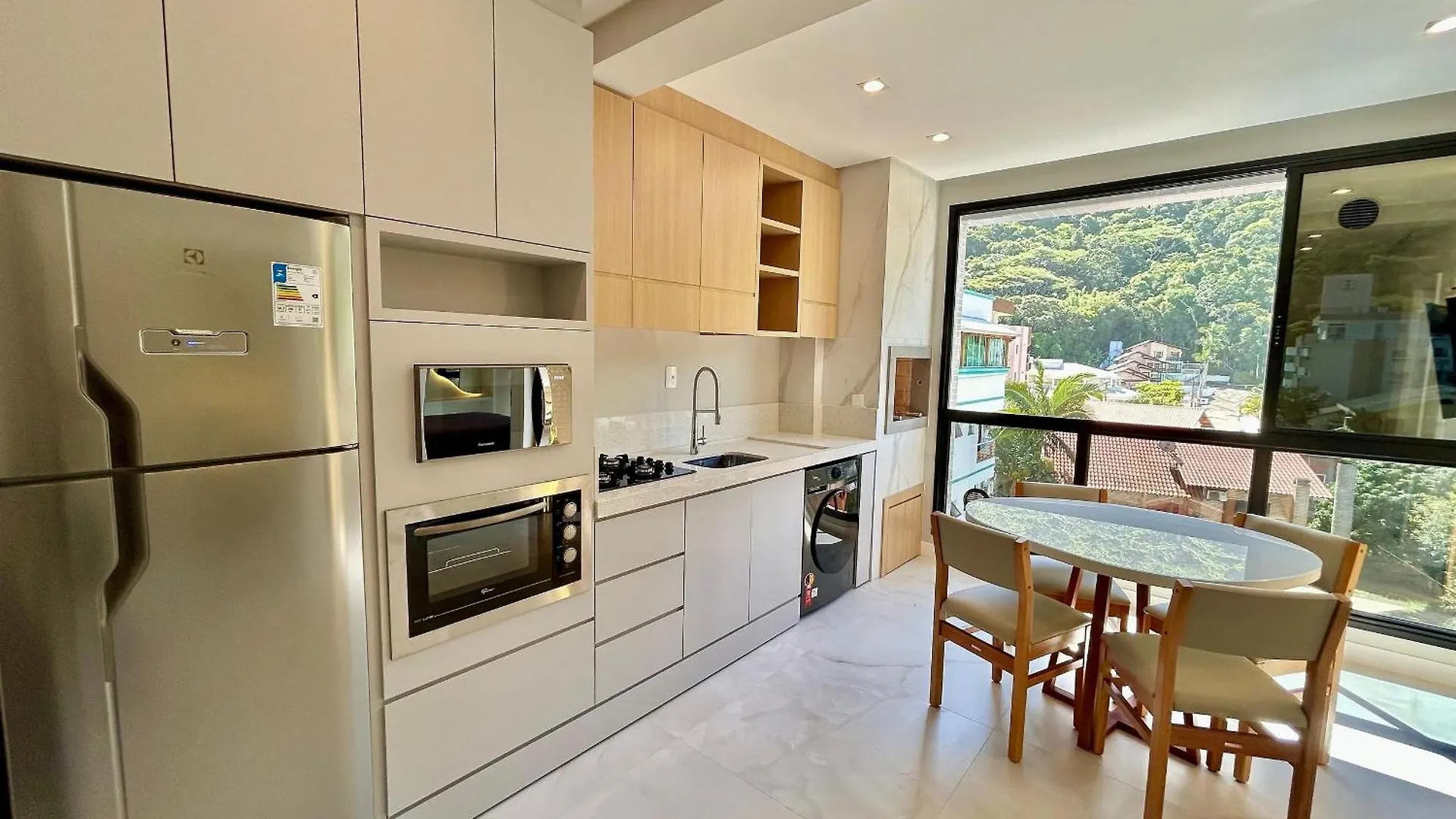 Apartamento Alto Padrao Em Bombinhas A 70 Metros Da Praia, Com Piscina Aquecida, Sala De Jogos, Academia E Espaco Kids!! 0*,  巴西