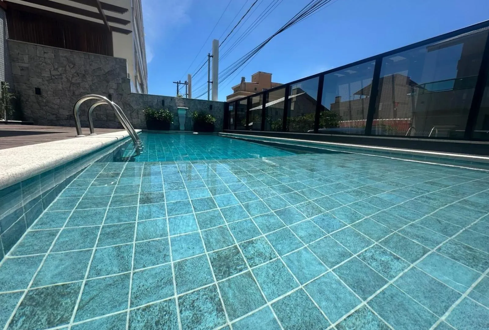 Apartamento Alto Padrao Em Bombinhas A 70 Metros Da Praia, Com Piscina Aquecida, Sala De Jogos, Academia E Espaco Kids!!