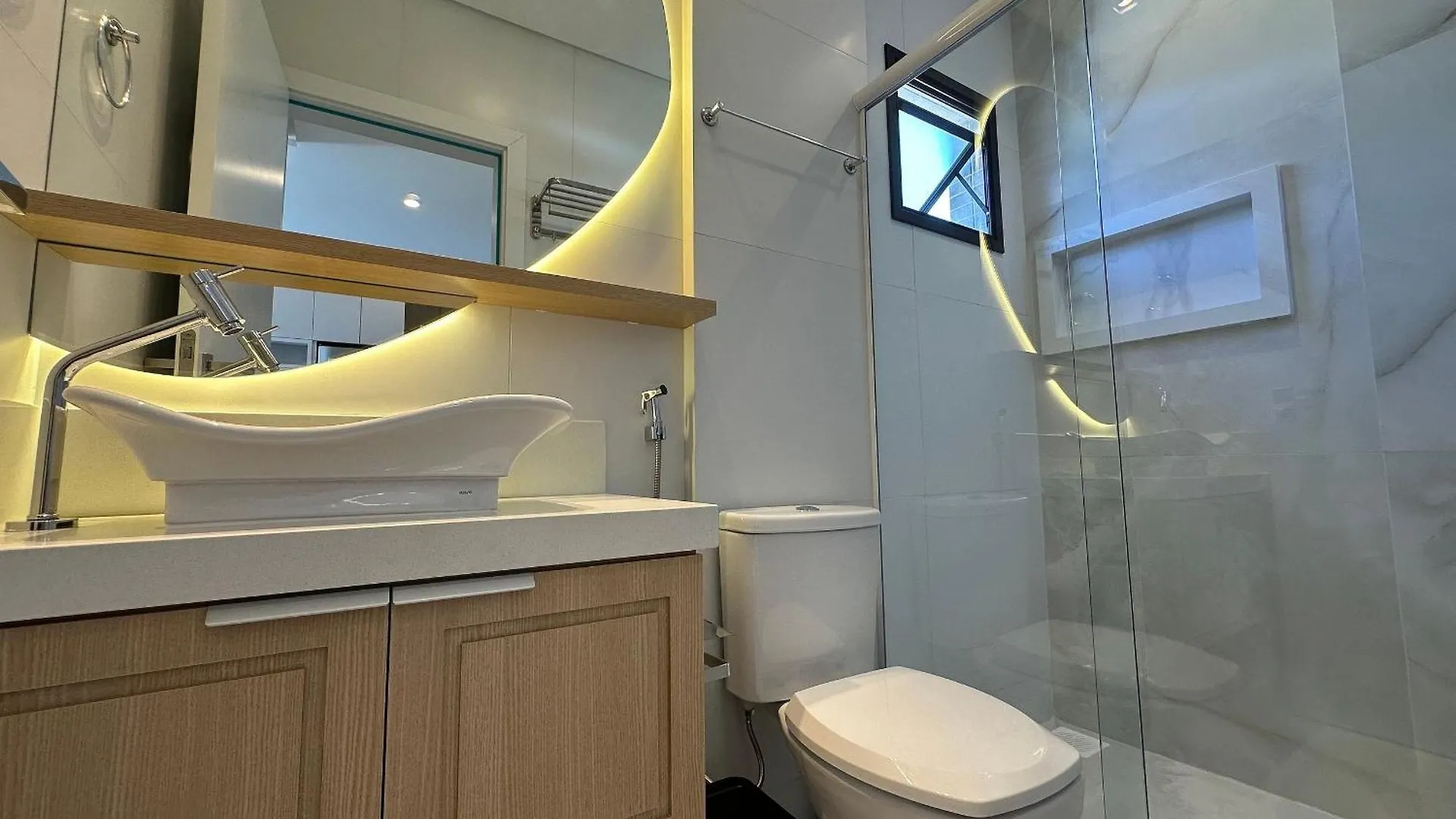 Apartamento Alto Padrao Em Bombinhas A 70 Metros Da Praia, Com Piscina Aquecida, Sala De Jogos, Academia E Espaco Kids!! 0*,